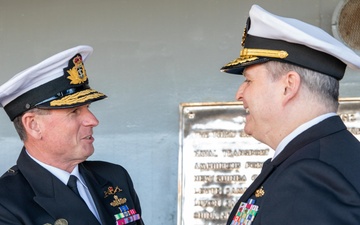 USS Blue Ridge departs Sydney following port visit