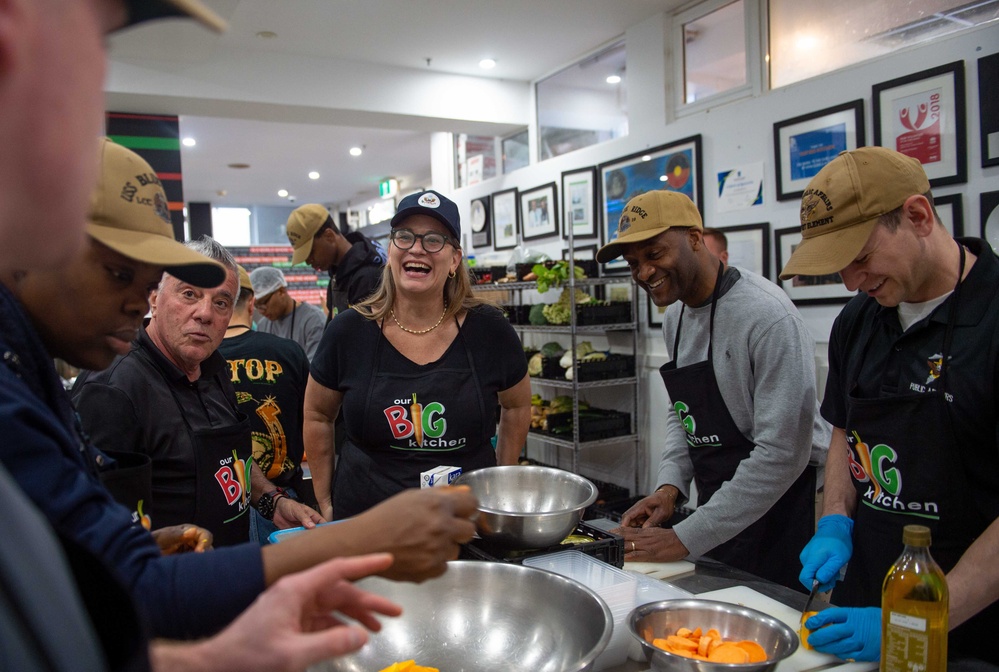 Blue Ridge Volunteers at Food Kitchen in Australia