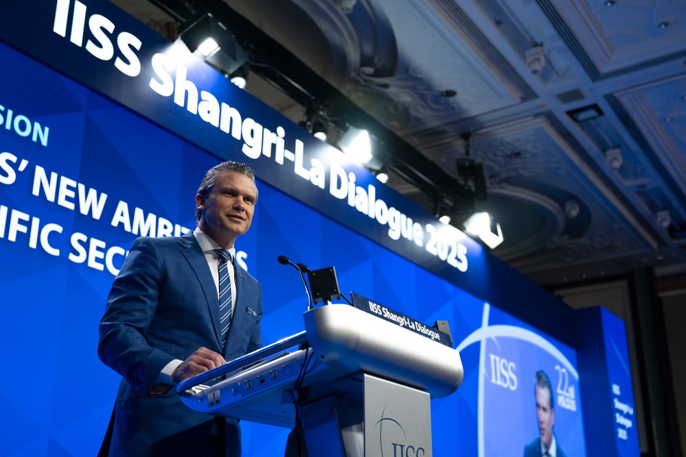 SD Delivers Remarks, Meets with Counterparts at Shangri-La Dialogue