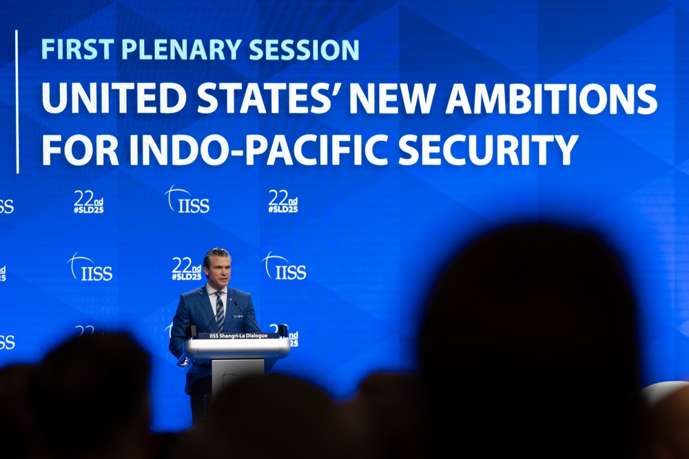 SD Delivers Remarks, Meets with Counterparts at Shangri-La Dialogue
