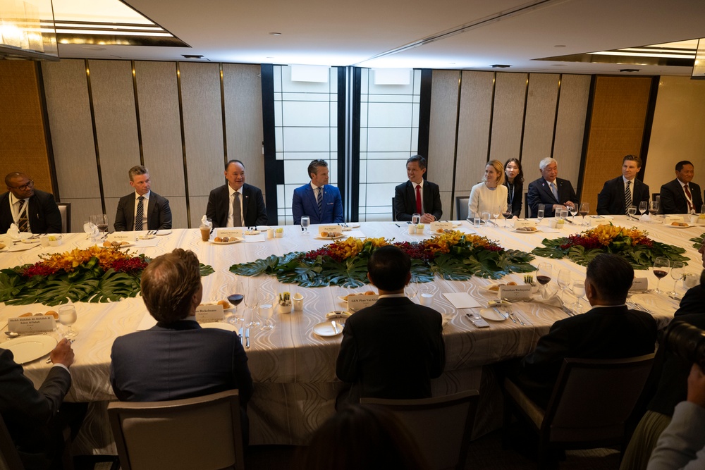 SD Delivers Remarks, Meets with Counterparts at Shangri-La Dialogue
