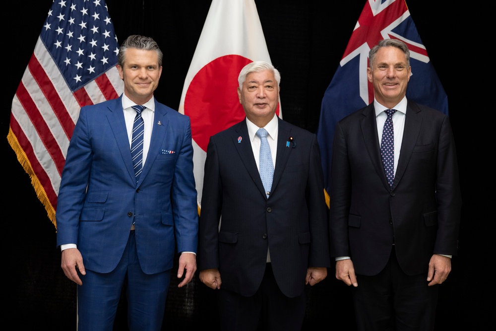 SD Delivers Remarks, Meets with Counterparts at Shangri-La Dialogue
