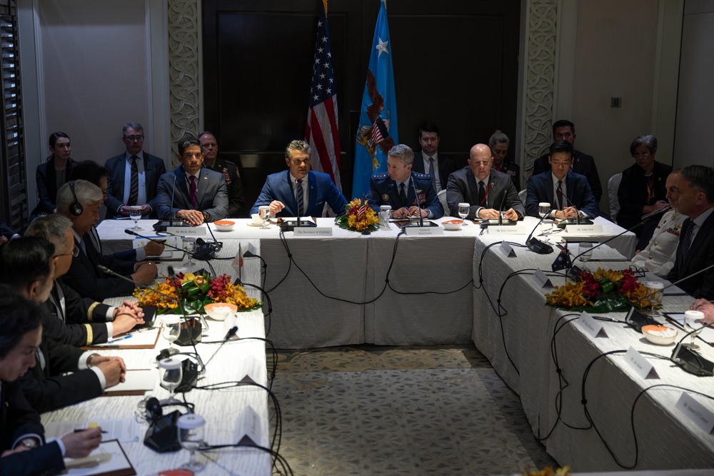 SD Delivers Remarks, Meets with Counterparts at Shangri-La Dialogue