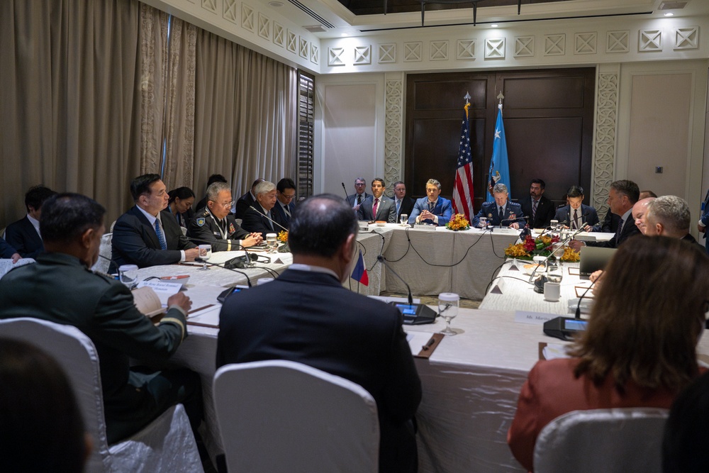SD Delivers Remarks, Meets with Counterparts at Shangri-La Dialogue