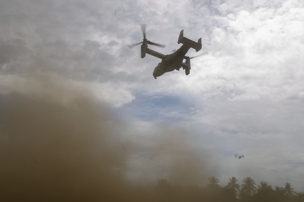 KAMANDAG 9: VMM-364 Inserts U.S. Marines and Philippine Marines during a simulated airfield seizure