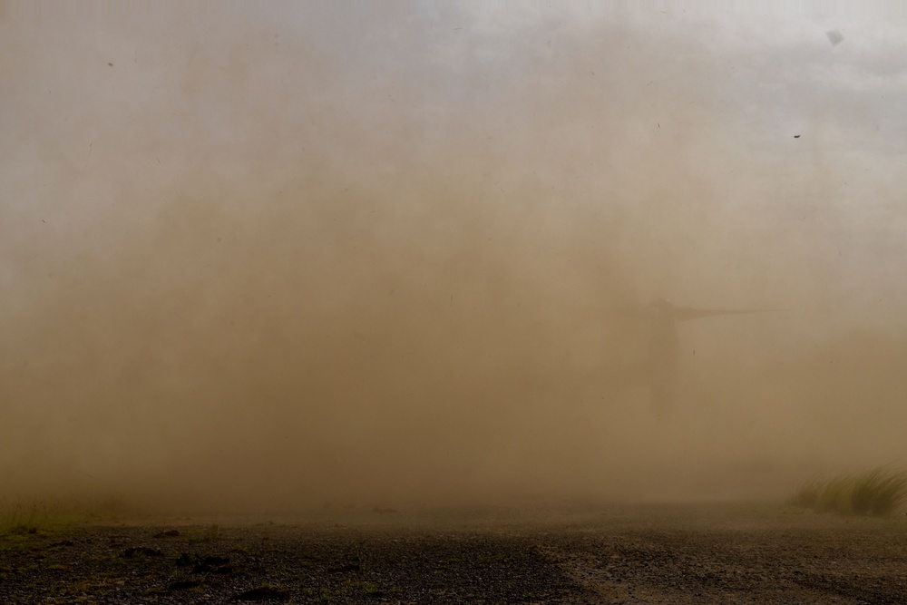 KAMANDAG 9: VMM-364 Inserts U.S. Marines and Philippine Marines during a simulated airfield seizure
