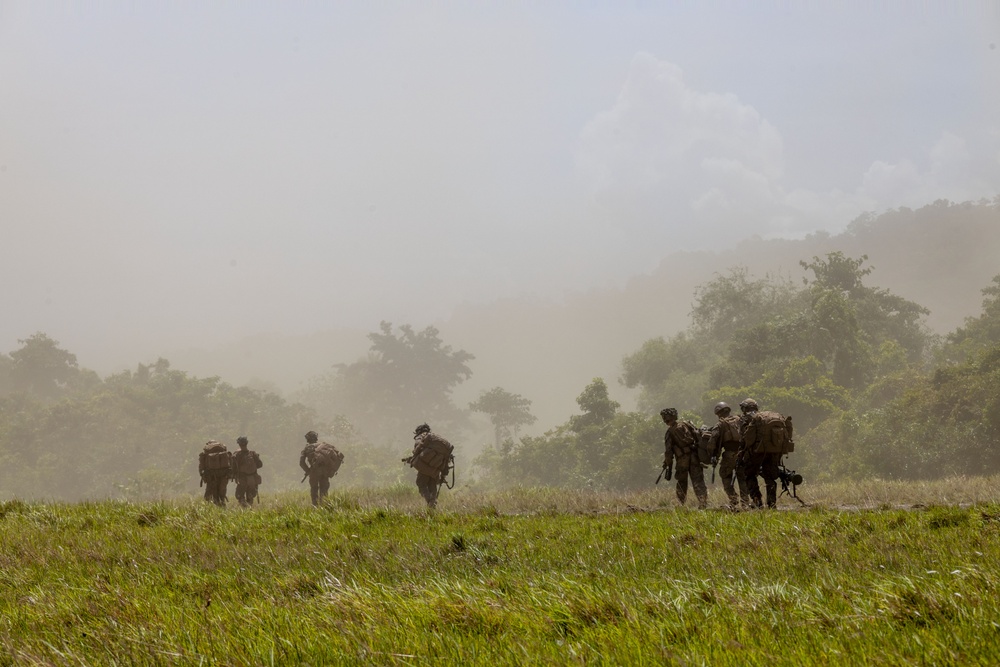 KAMANDAG 9: VMM-364 Inserts U.S. Marines and Philippine Marines during a simulated airfield seizure