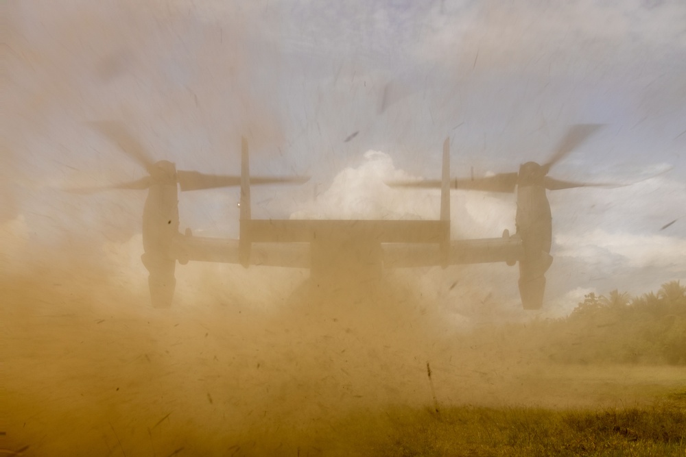 KAMANDAG 9: VMM-364 Inserts U.S. Marines and Philippine Marines during a simulated airfield seizure