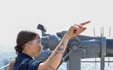 Iwo Jima Amphibious Ready Group Conducts a Simulated Straits Transit