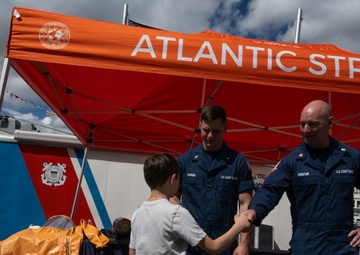 Atlantic Strike Team showcases Coast Guard capabilities during Fleet Week New York