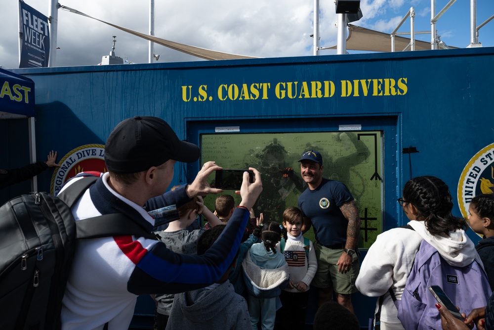 Coast Guard divers engage public during Fleet Week New York