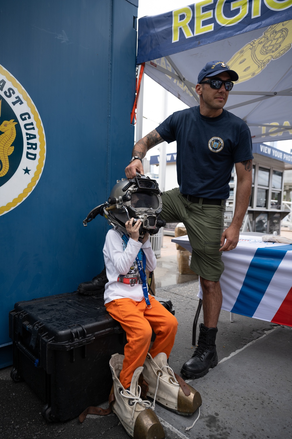 Coast Guard divers engage public during Fleet Week New York