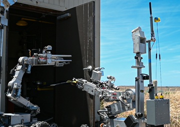 Vandenberg EOD teams-up with local bomb squads
