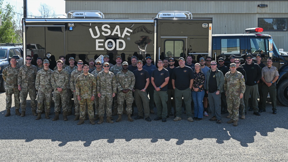 Vandenberg EOD teams-up with local bomb squads