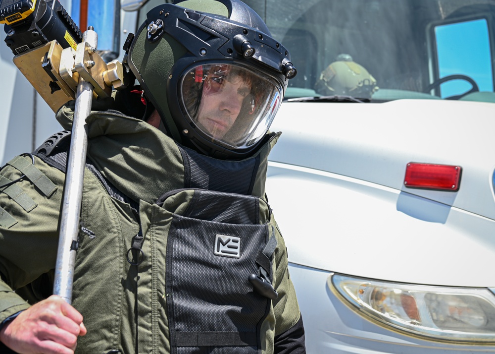 Vandenberg EOD teams-up with local bomb squads