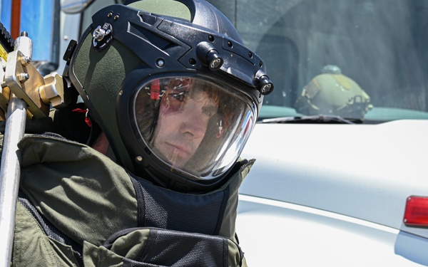 Vandenberg EOD teams-up with local bomb squads