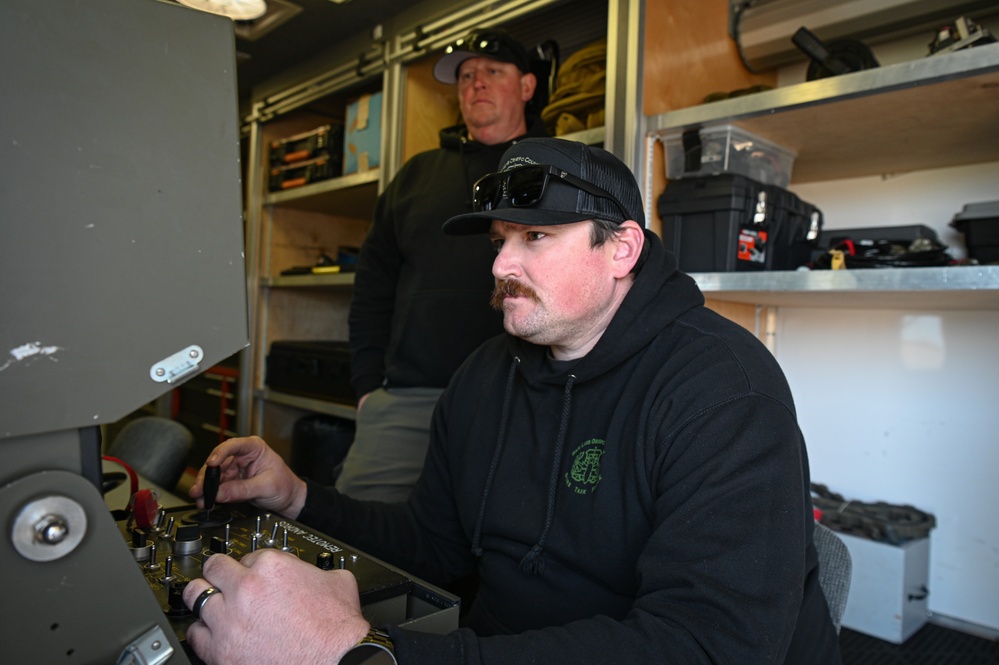 Vandenberg EOD teams-up with local bomb squads