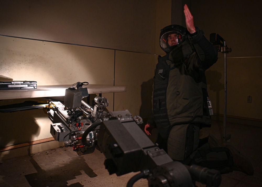 Vandenberg EOD teams-up with local bomb squads