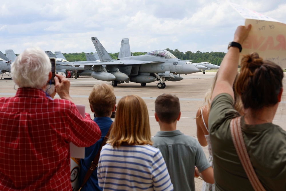VFA-11 Returns Home From Deployment