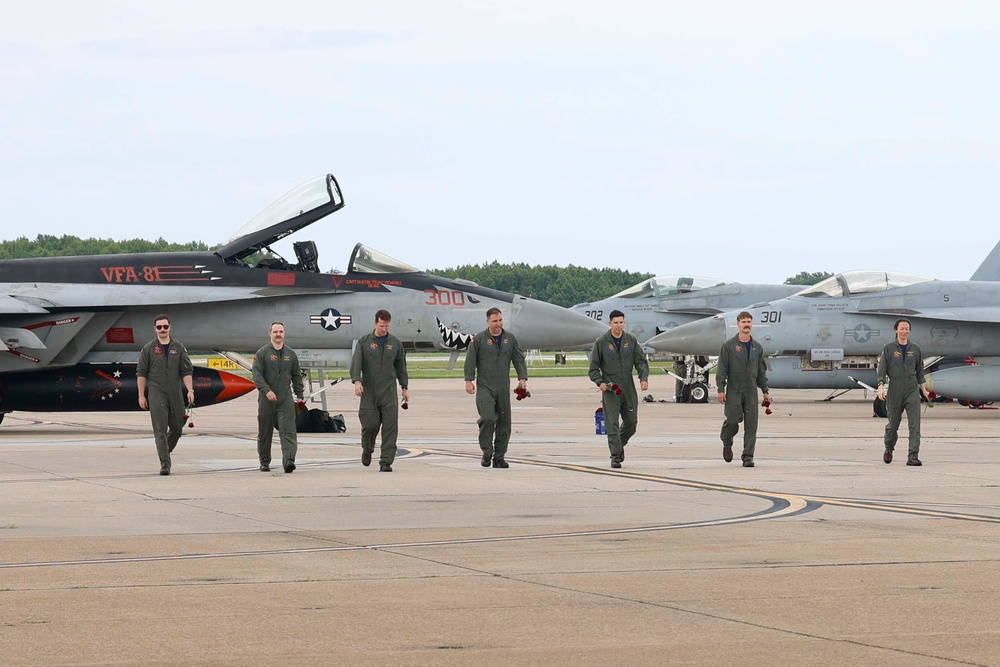 VFA-81 Returns Home From Deployment