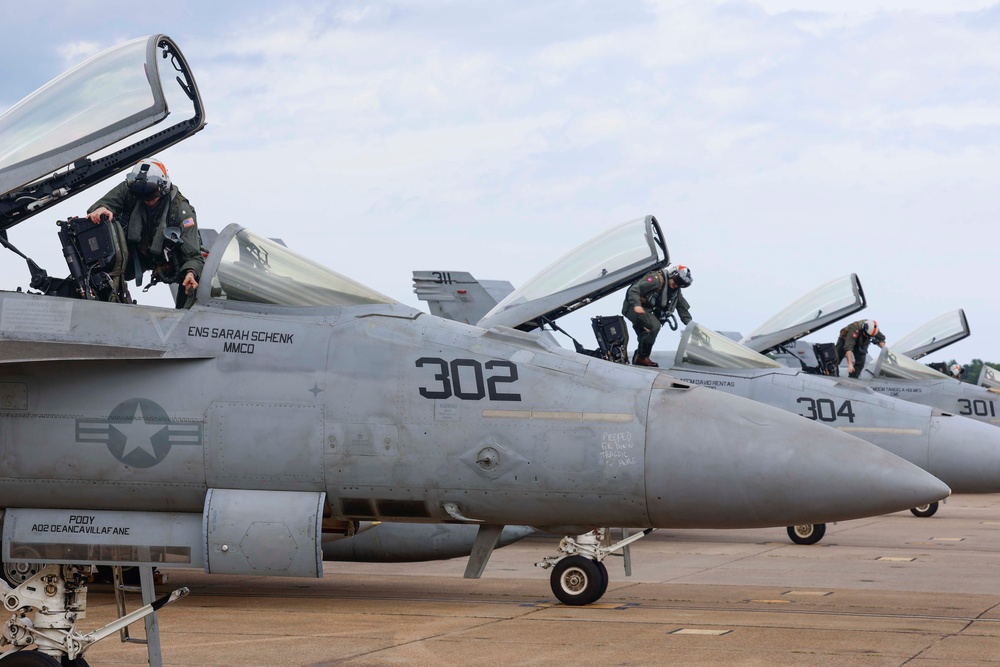 VFA-81 Returns Home From Deployment