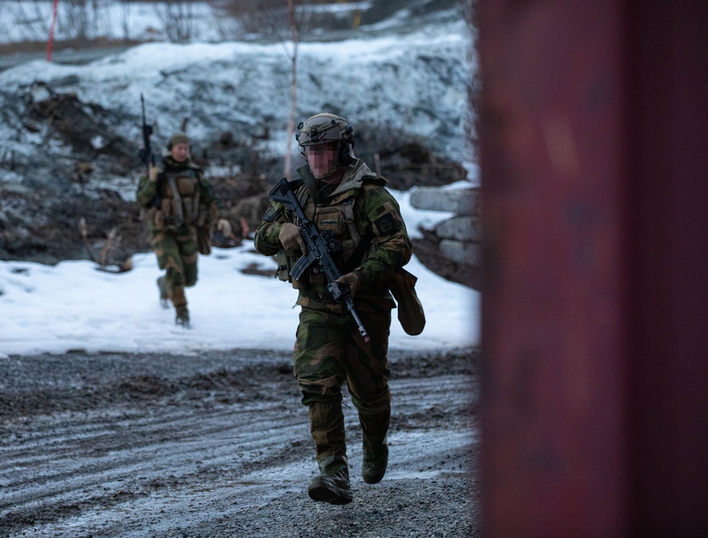 20th SFG Soldiers Train With Norwegian Allies During Swift Response
