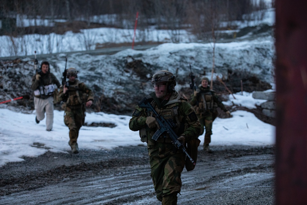 20th SFG Soldiers Train With Norwegian Allies During Swift Response