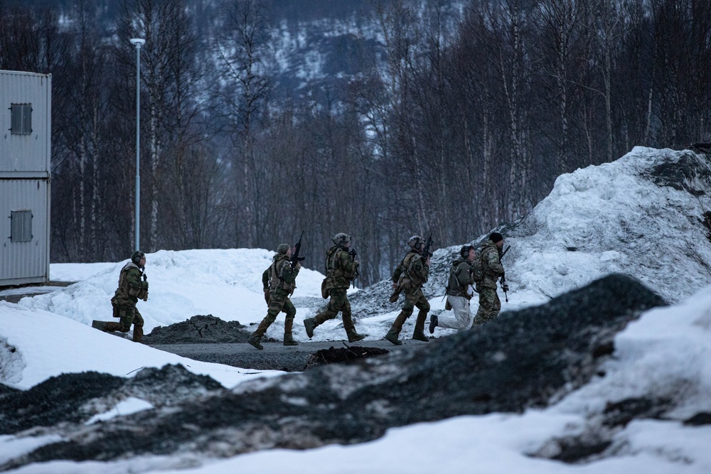 20th SFG Soldiers Train With Norwegian Allies During Swift Response