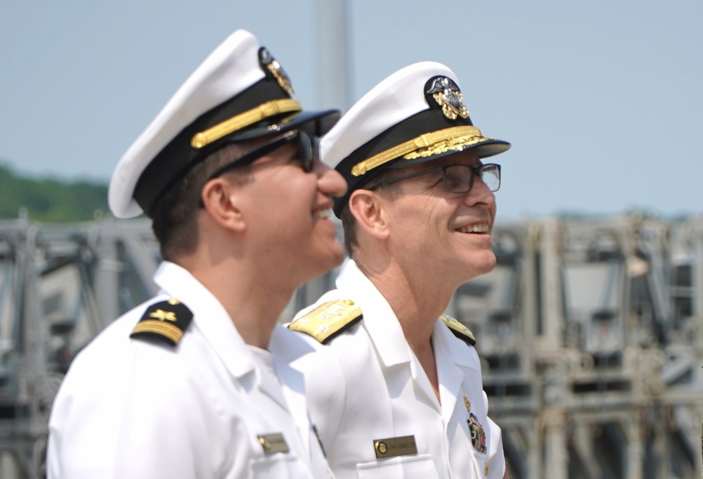 USS Gettysburg (CG 64) berths at Naval Weapons Station Yorktown after deployment