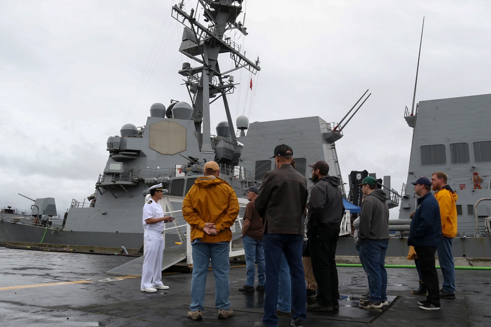 USS Mustin Conducts Port Visit in Astoria