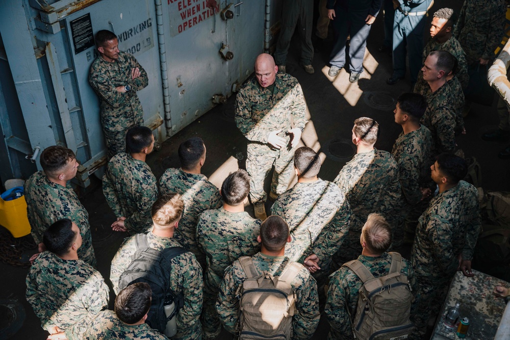 QUART: Leaders Visit Marines, Sailors Aboard Harpers Ferry