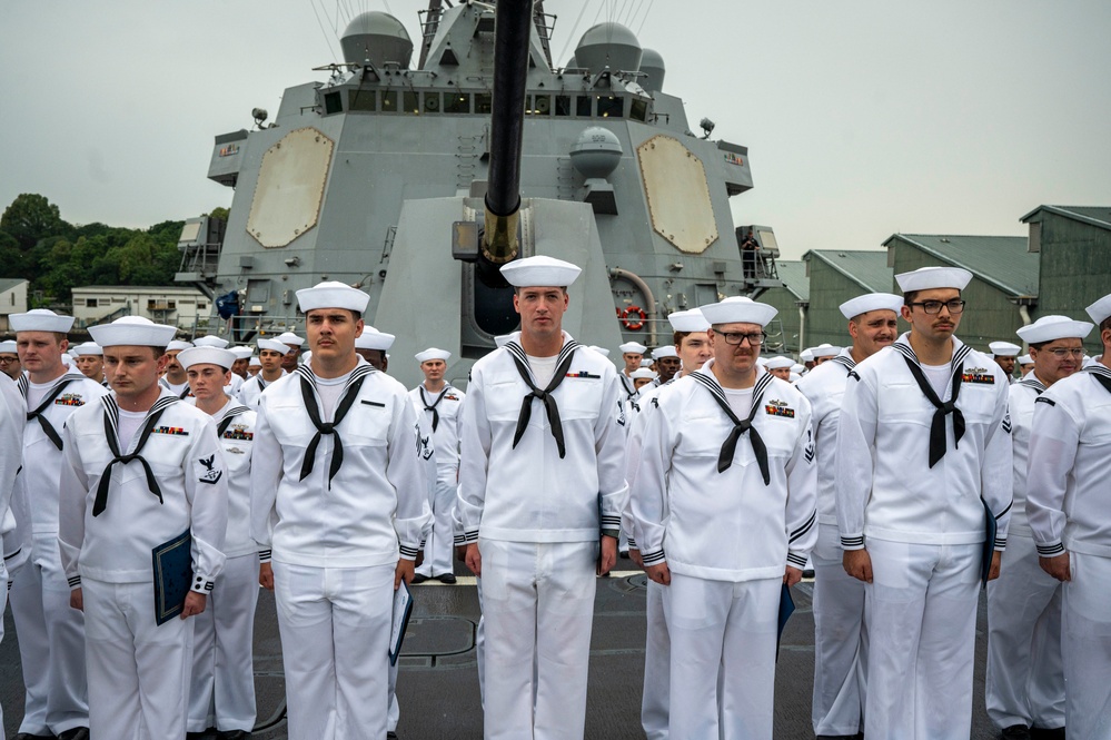U.S. Indo-Pacific Commander Visits USS Dewey in Singapore