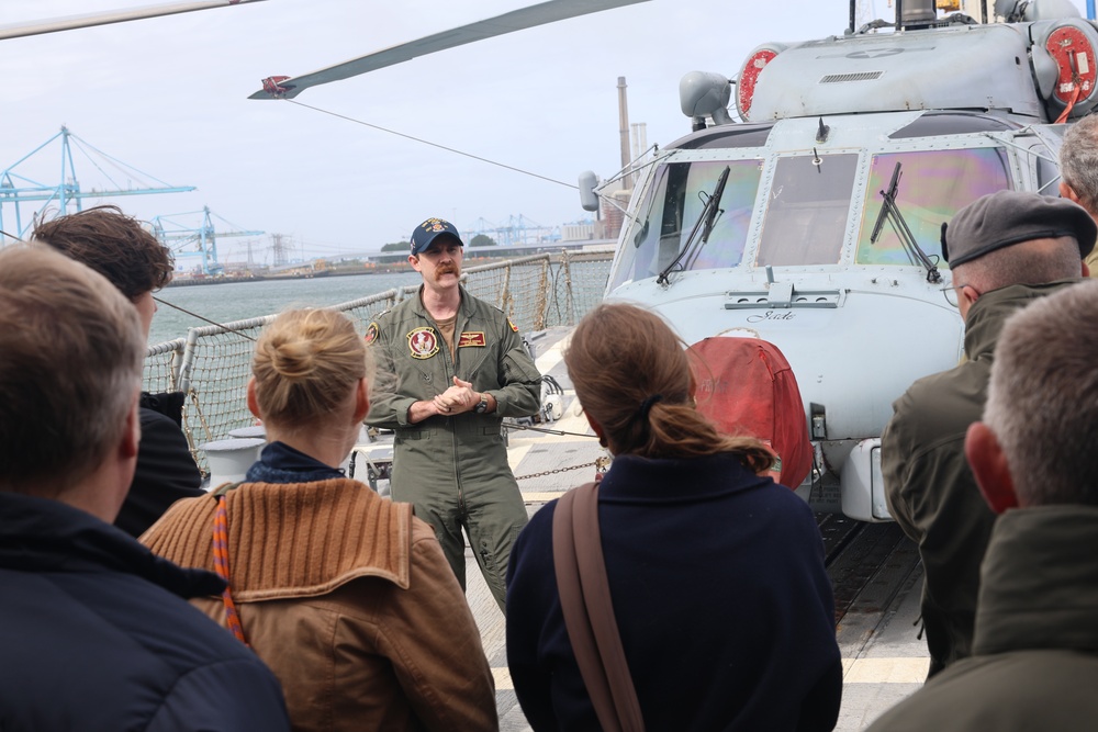 #wolfpack Lt. Connor Ewing provides a MH-60R Sea Hawk helicopter brief to distinguished visitors