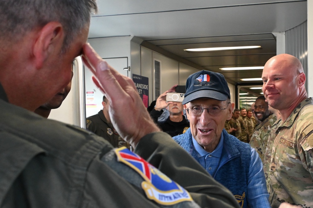 117ARW Honors WWII Veteran
