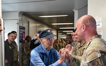 117ARW Honors WWII Veteran