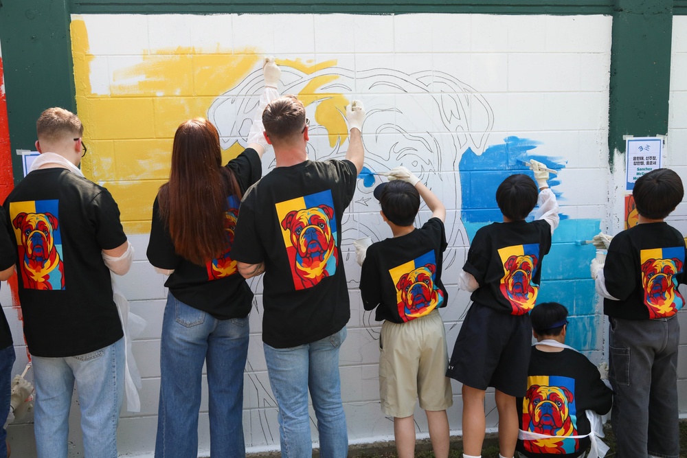U.S. Military, Korean Children Unite for Mural Project in Yongsan