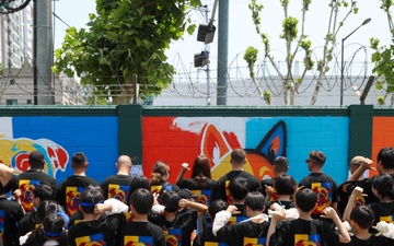 U.S. Military, Korean Children Unite for Mural Project in Yongsan