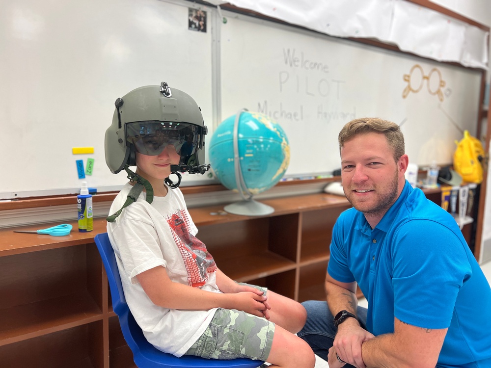 Former Student Inspires Next Generation at Dahlgren School