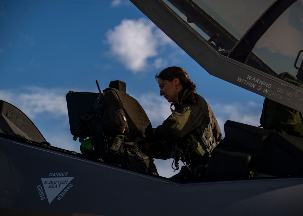 4th FGS Conducts Weapons Loading Exercise