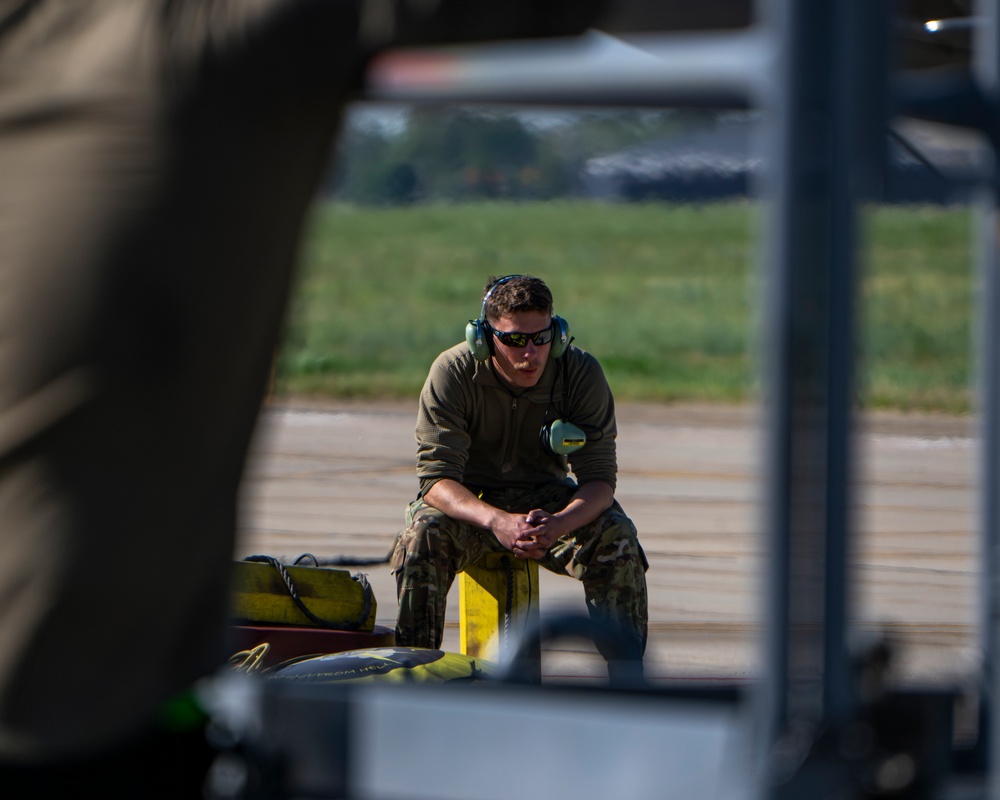 4th FGS Conducts Weapons Loading Exercise