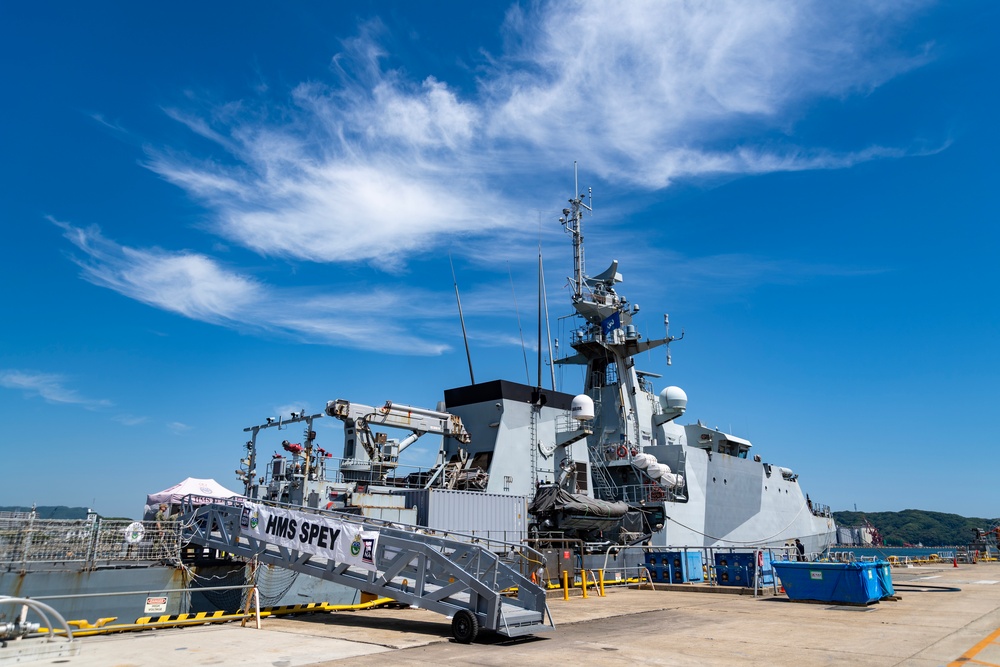 HMS Spey Visits CFAS