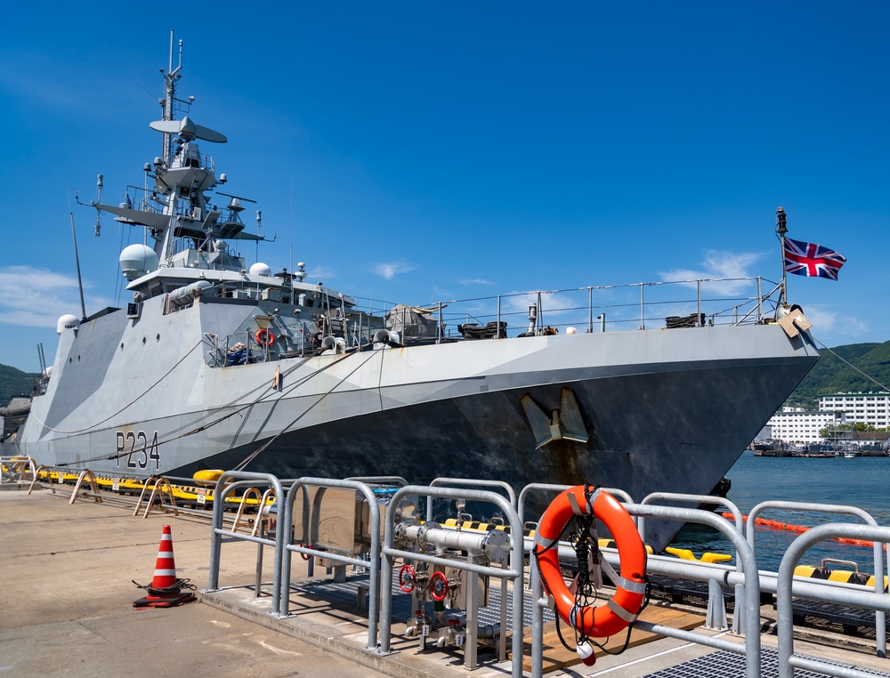 HMS Spey Visits CFAS