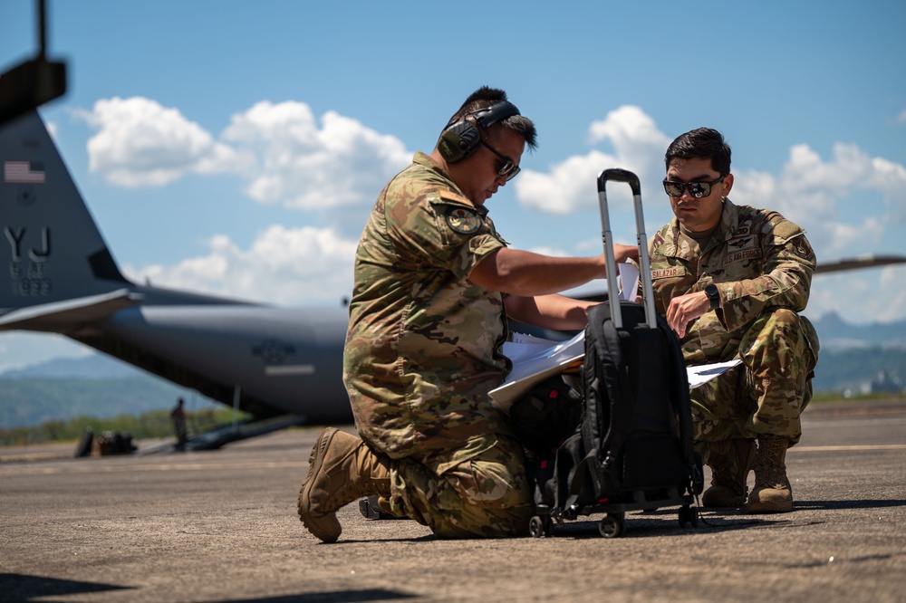 374 AW dispatches airlift support for USARPAC operations in Philippines