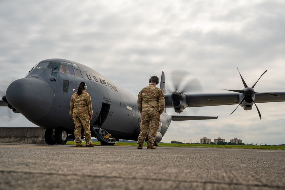 374 AW dispatches airlift support for USARPAC operations in Philippines