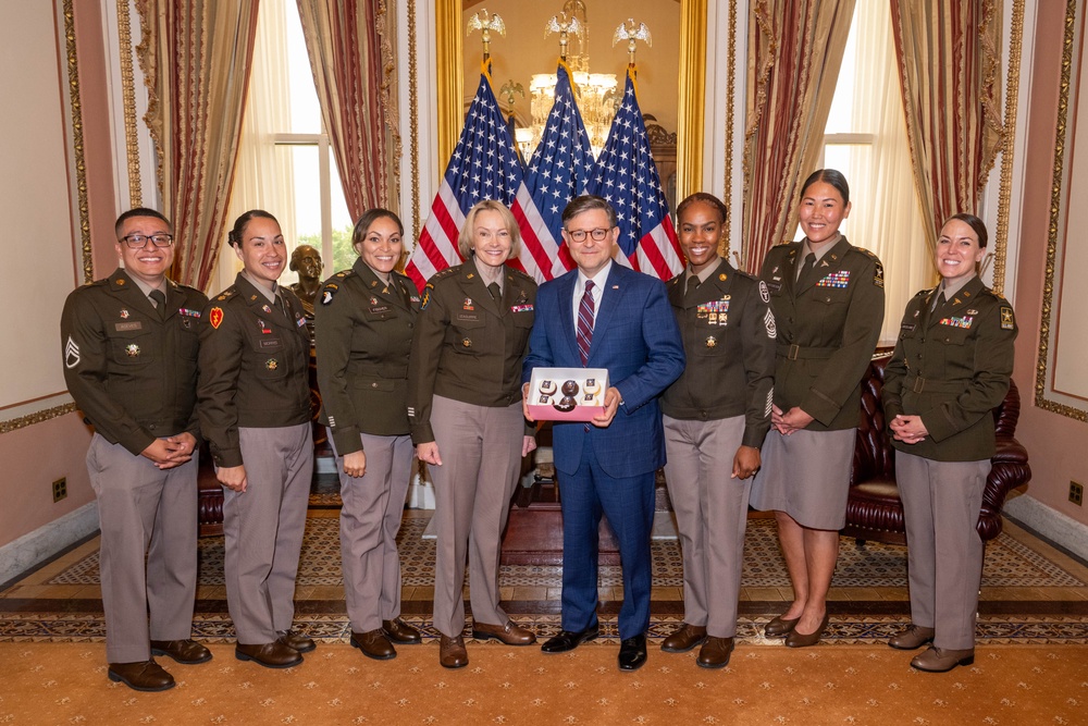 Capitol Hill Cupcake Delivery in honor of the U.S. Army’s 250th Birthday