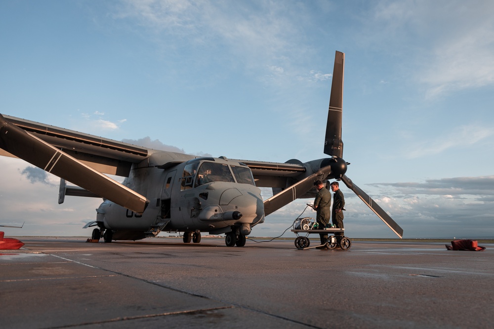 VMM-261 Conducts Familiarization Flight