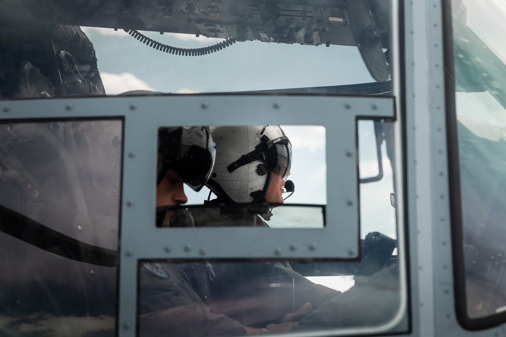 VMM-261 Conducts Familiarization Flight