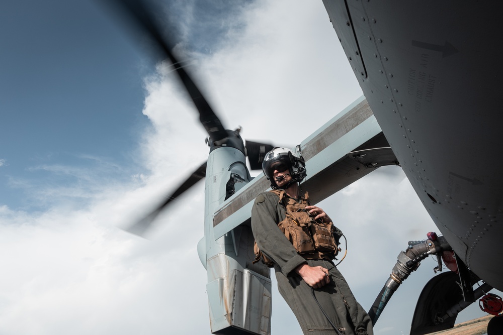 VMM-261 Conducts Familiarization Flight