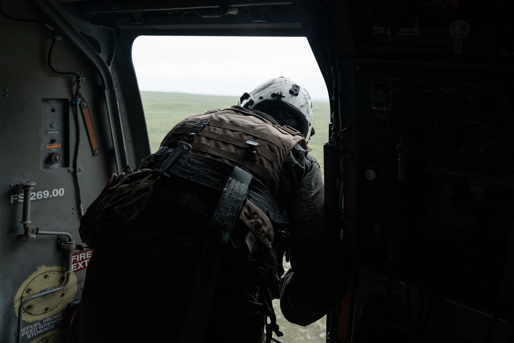 VMM-261 Conducts Familiarization Flight