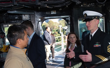 Blue Ridge Hosts Ship Tours in Sydney